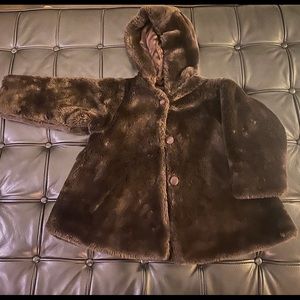 NEIMAN MARCUS Girl’s Faux fur coat